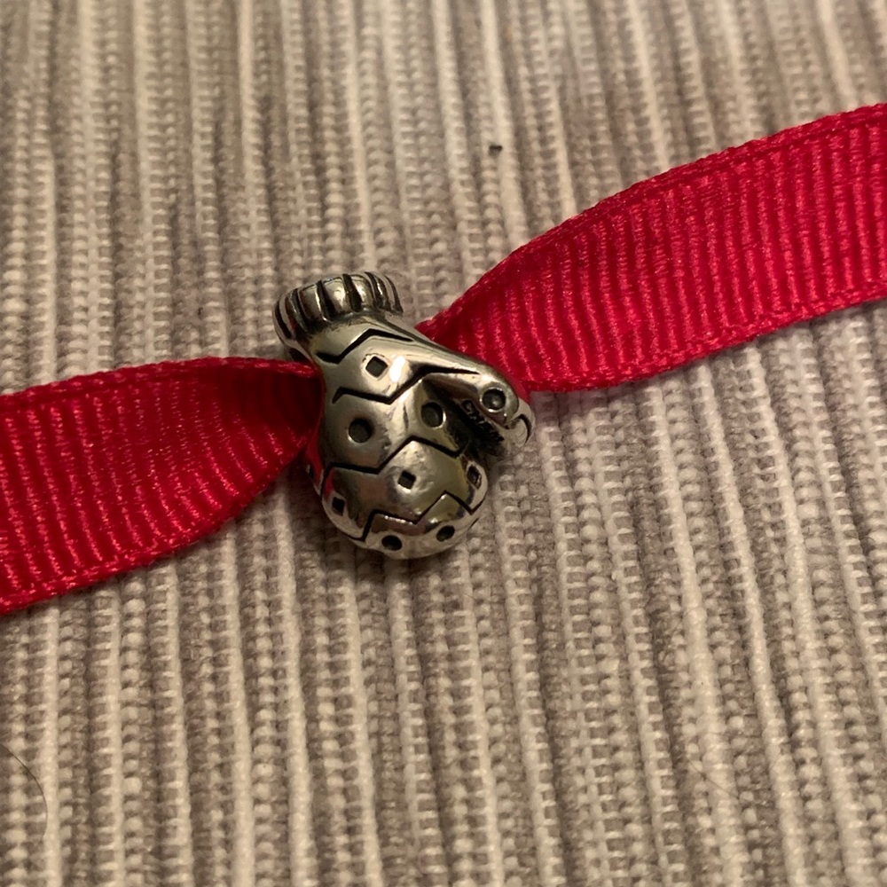 Chamilia mitten charm